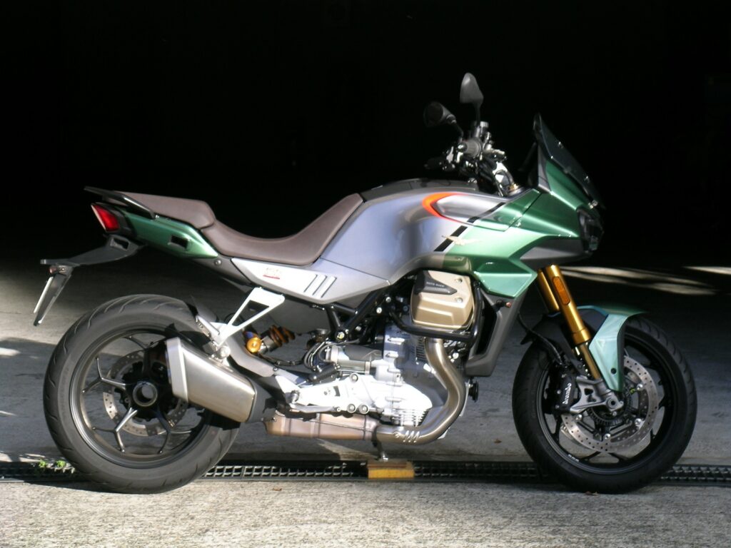 Ｖ１００マンデッロＳ